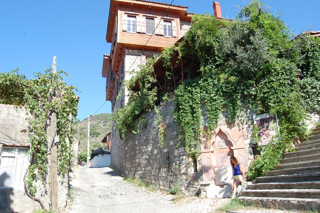 Altin Cesmeli Konak Altınoluk Exterior foto