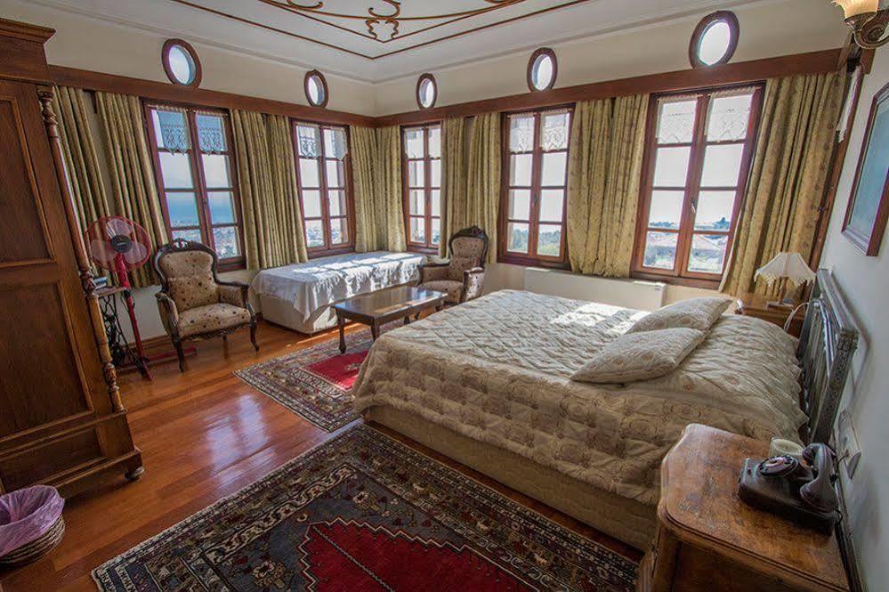 Altin Cesmeli Konak Altınoluk Exterior foto